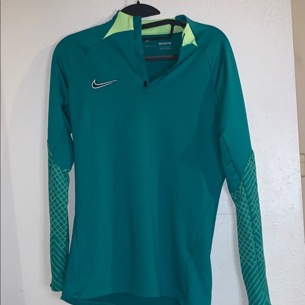 Like New Nike Women's Teal and Lime Green Athletic Top